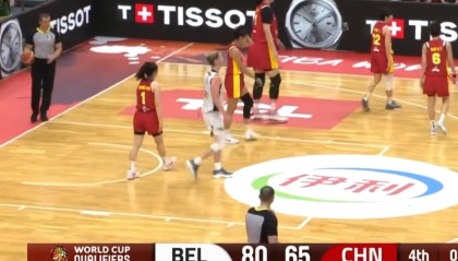 开云app下载-女篮惨败比利时！全员低头沮丧，张子宇累坏，郑薇赛后与全队拥抱